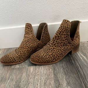 Leopard coconuts by Matisse ankle boots